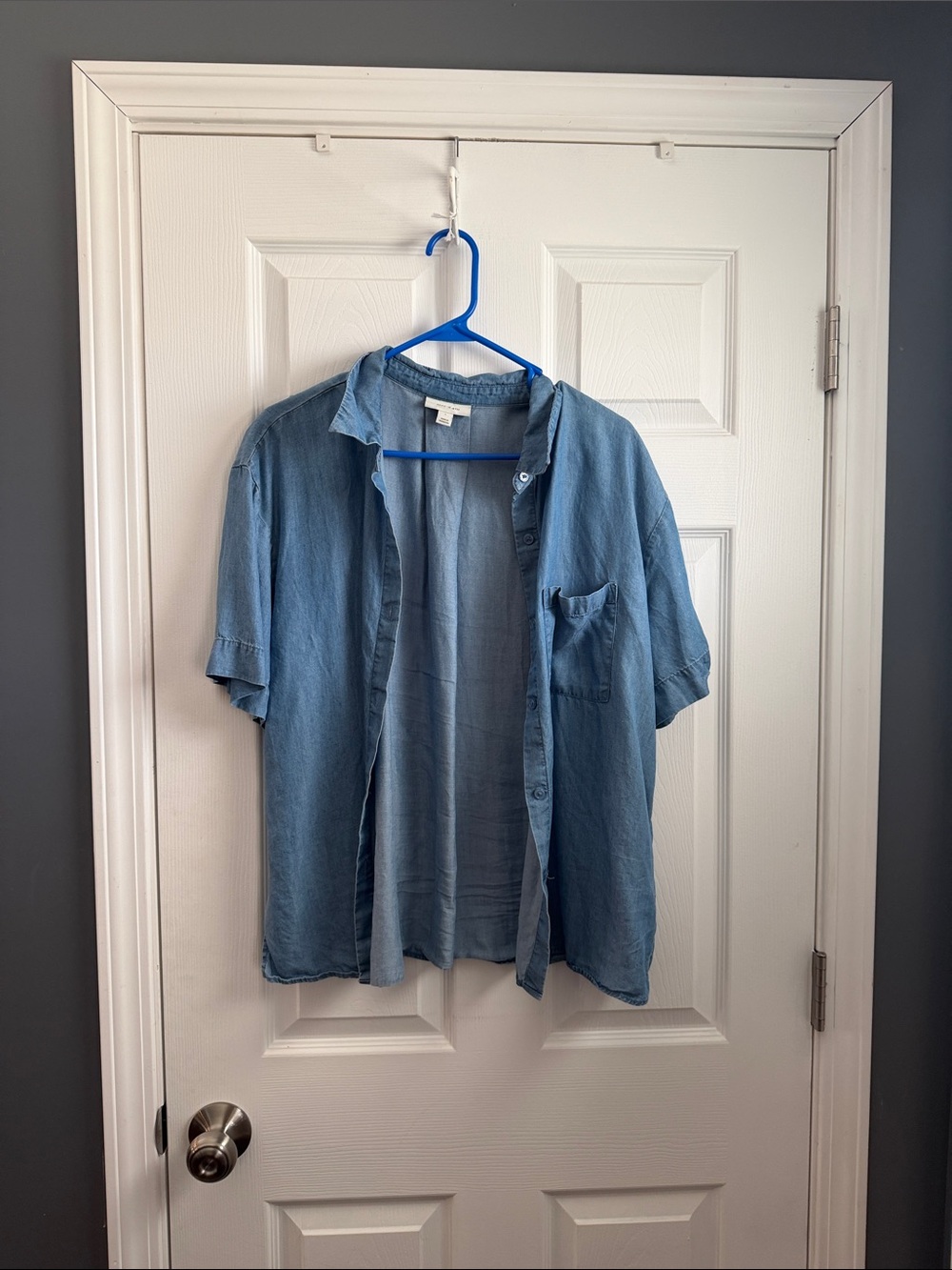 Light Blue Short-Sleeve Women’s Button-Up Shirt